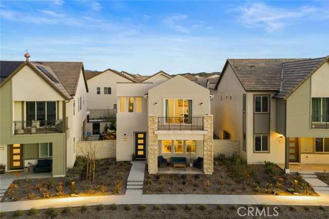 Detail Gallery Image 2 of 55 For 27069 Amber Sky Way, Valencia,  CA 91381 - 3 Beds | 2/1 Baths