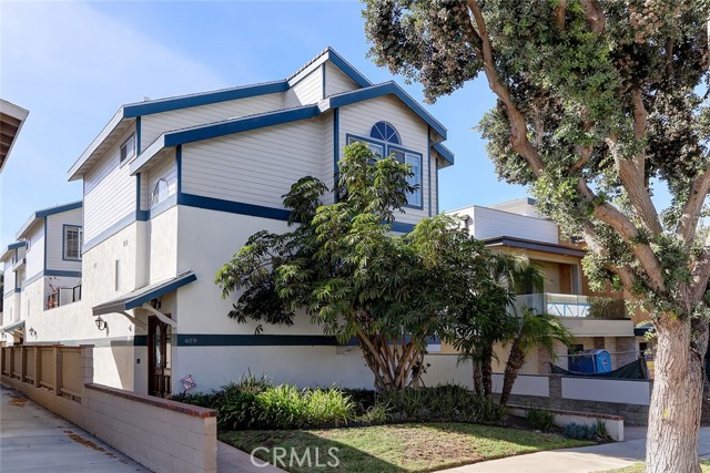 409 Elena Avenue, Redondo Beach, California 90277, 2 Bedrooms Bedrooms, ,1 BathroomBathrooms,Residential,Sold,Elena,SB22236876