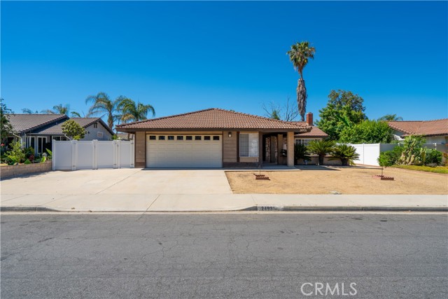 24931 Heil Drive, Moreno Valley CA: https://media.crmls.org/medias/087d8ee3-0a85-4c22-9371-c50e1f980e19.jpg