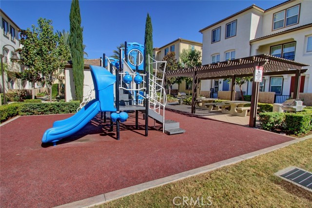 Detail Gallery Image 31 of 33 For 12464 Cassiopeia Ct, Corona,  CA 91752 - 2 Beds | 2/1 Baths