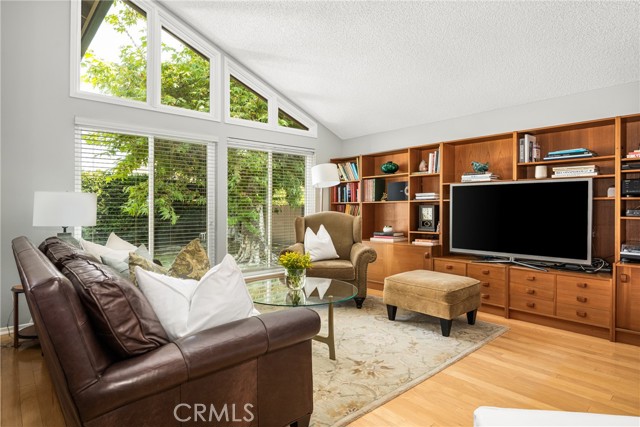 Detail Gallery Image 5 of 31 For 14371 Miro Ct, Irvine,  CA 92606 - 4 Beds | 3 Baths