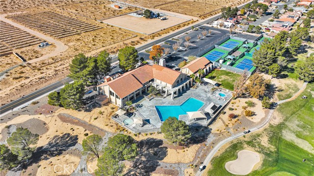 14665 Echo Lane, Helendale CA: https://media.crmls.org/medias/087e29ad-9261-4af7-8672-a453a49b150e.jpg