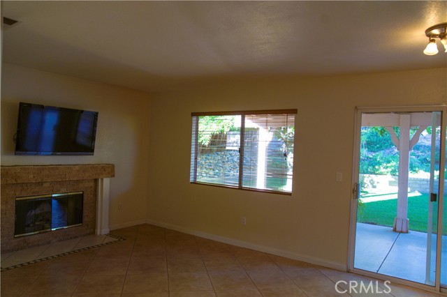 Detail Gallery Image 3 of 20 For 36537 Copper Ln, Palmdale,  CA 93550 - 4 Beds | 3 Baths