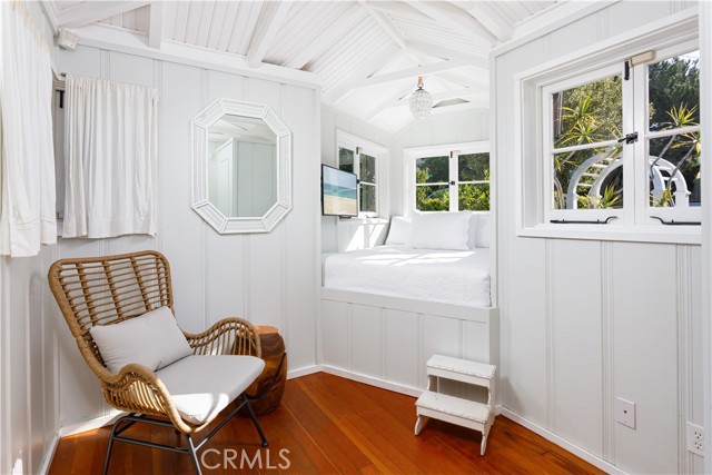 1215 Brangwyn Way, Laguna Beach CA: https://media.crmls.org/medias/08803074-929e-4601-b899-11a83aa0129c.jpg