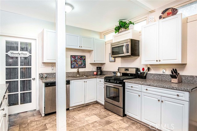 Image 4 of 33 For 15880 La Vida Drive