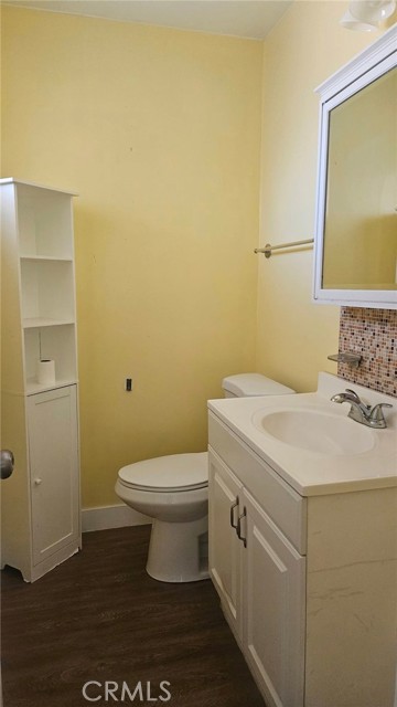 6179 Platt Avenue, Woodland Hills CA: https://media.crmls.org/medias/08807526-51b6-478d-9845-4387ae96d124.jpg