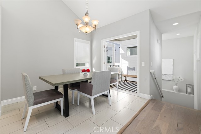 Detail Gallery Image 7 of 33 For 608 Poinsettia Ave #B,  Corona Del Mar,  CA 92625 - 2 Beds | 2 Baths
