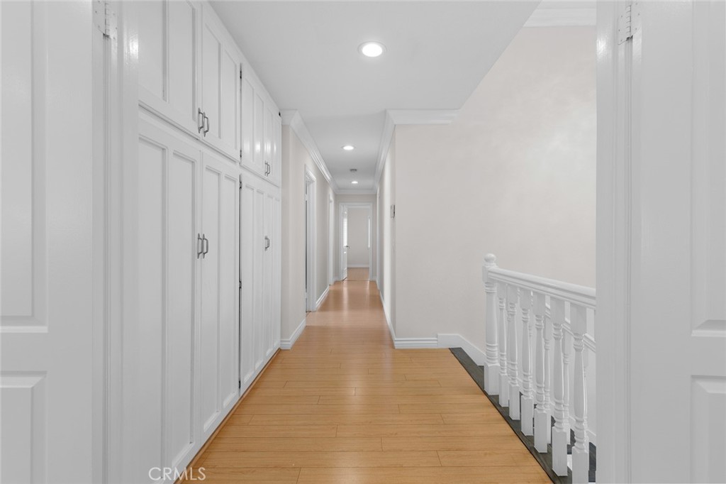 https://media.crmls.org/medias/08823d71-7bf8-4a89-be6a-4166b6b70f17.jpg?preset=X-Large