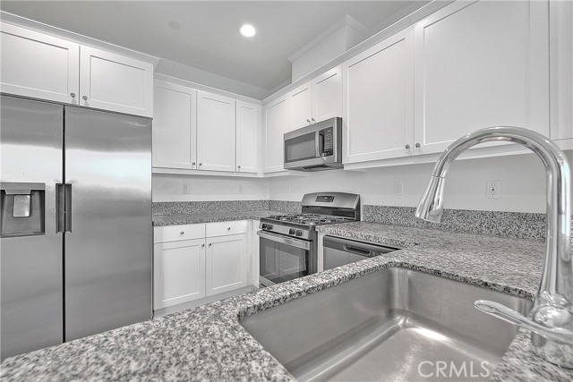 Detail Gallery Image 16 of 48 For 41985 Emelia St #303,  Murrieta,  CA 92562 - 2 Beds | 2/1 Baths