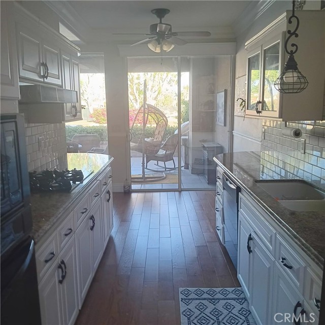 Detail Gallery Image 4 of 25 For 127 Lake Shore Dr, Rancho Mirage,  CA 92270 - 2 Beds | 2/1 Baths