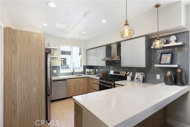 6 Oakmont Street, Phillips Ranch CA: https://media.crmls.org/medias/0882c098-61fd-4c17-b837-00e02a45a7e6.jpg