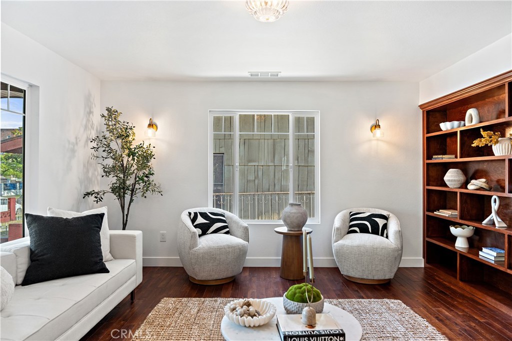 MLS #DW25181566 img 11