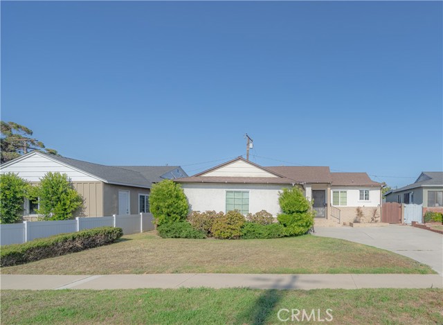 Detail Gallery Image 3 of 27 For 17032 Van Ness Ave, Torrance,  CA 90504 - 4 Beds | 2 Baths