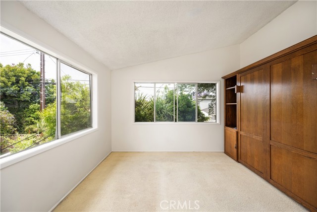 Image 19 of 27 For 390 Peralta Avenue