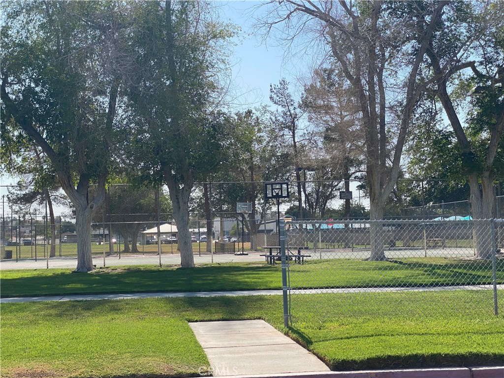 https://media.crmls.org/medias/08836cbc-4e72-4d58-b6b0-cb57303bc93e.jpg?preset=X-Large