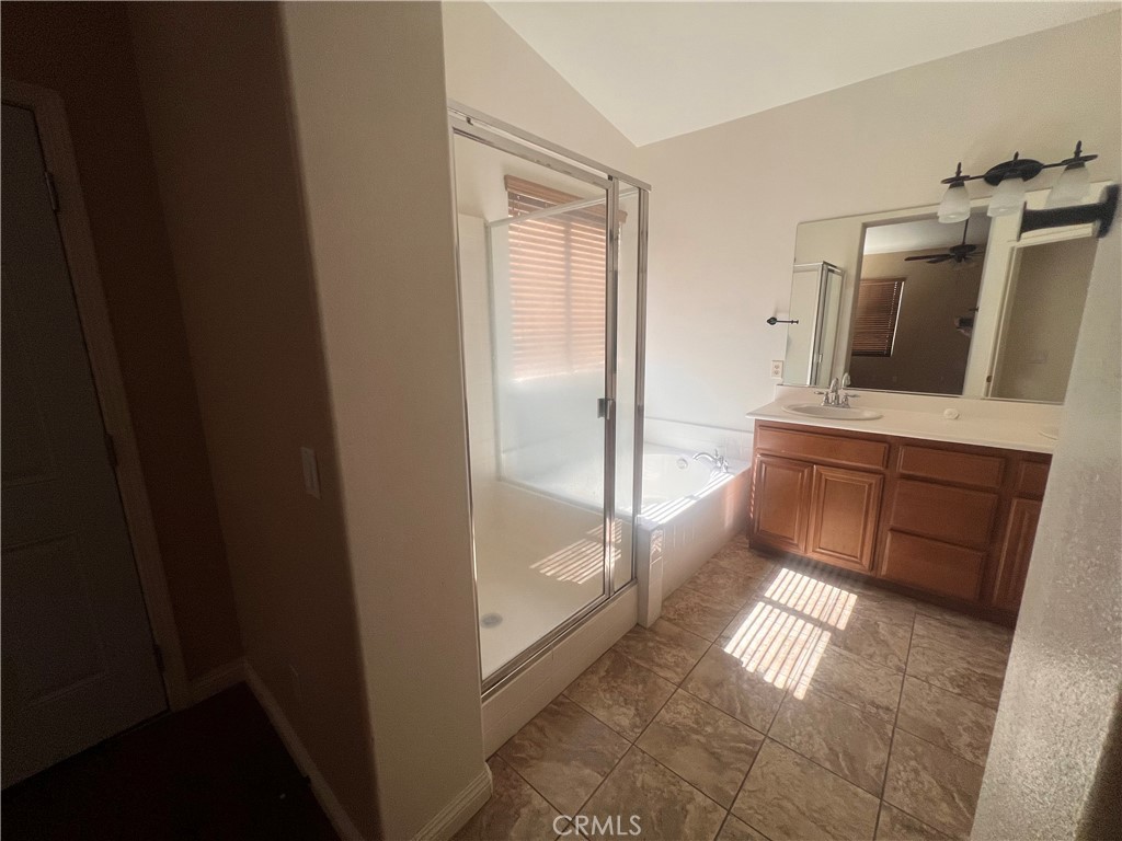 https://media.crmls.org/medias/088682ff-1805-4273-aff3-55080f91796b.jpg?preset=X-Large