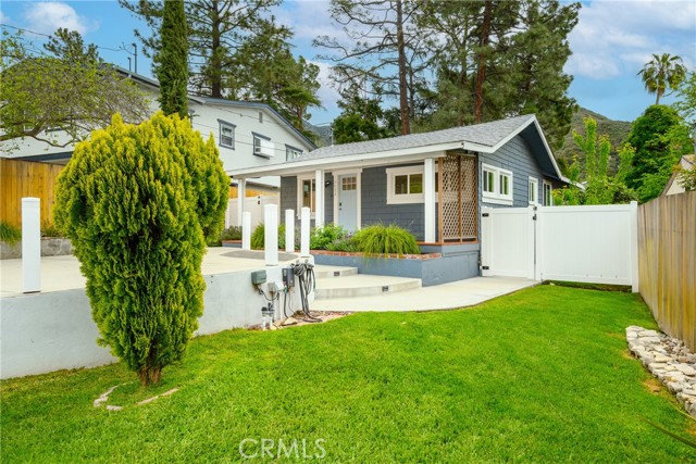 5624 Freeman Avenue, La Crescenta CA: https://media.crmls.org/medias/088746e7-fc82-43a0-af7b-3eed9c404952.jpg