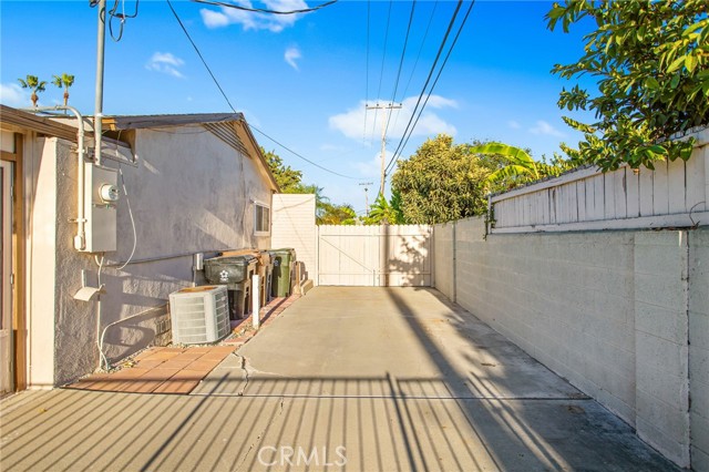 645 S Archer Street, Anaheim CA: https://media.crmls.org/medias/0887600f-57ca-4744-918d-6fdbbe93622e.jpg