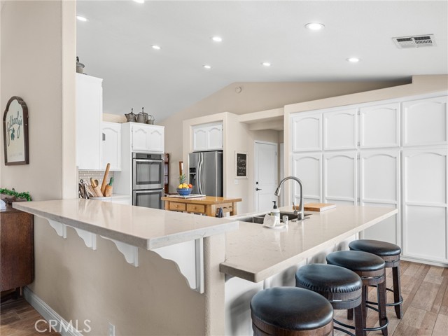 Detail Gallery Image 18 of 62 For 19544 Oneida, Apple Valley,  CA 92307 - 4 Beds | 3 Baths