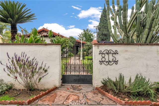 Detail Gallery Image 3 of 35 For 815 W Yosemite, Madera,  CA 93637 - 2 Beds | 1 Baths