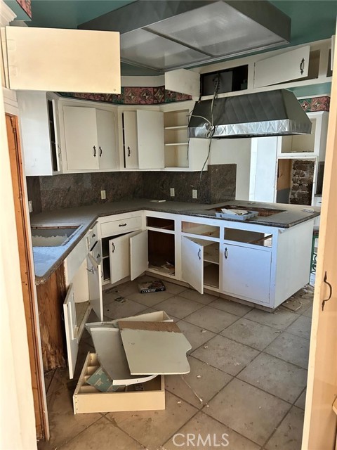 Detail Gallery Image 4 of 11 For 20572 Rancherias, Apple Valley,  CA 92307 - 6 Beds | 6 Baths