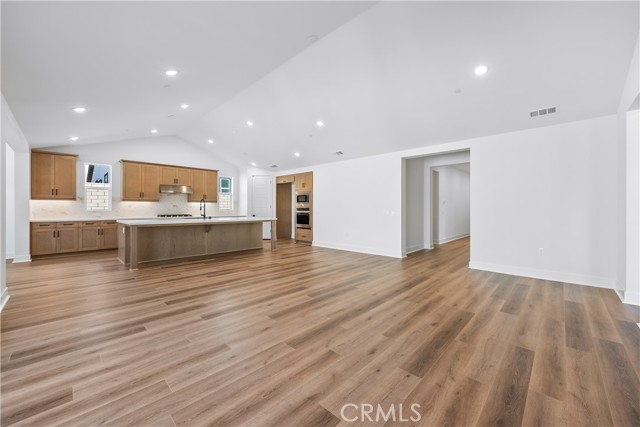 30105 Hillside Place, Castaic CA: https://media.crmls.org/medias/0889add3-fe90-4369-a2bc-c013441b710e.jpg