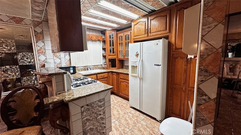 https://media.crmls.org/medias/088a3d6b-b3ca-482b-9655-79b7deb59f20.jpg?preset=X-Large