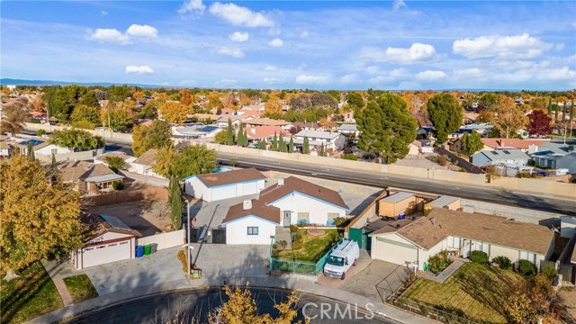 Detail Gallery Image 3 of 36 For 3501 W Avenue K13, Lancaster,  CA 93536 - 5 Beds | 3 Baths