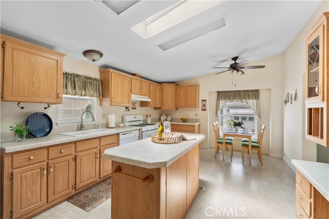 1245 W Cienega Avenue, San Dimas CA: https://media.crmls.org/medias/088cdeae-78d7-4f57-9aeb-f7d418dbee86.jpg