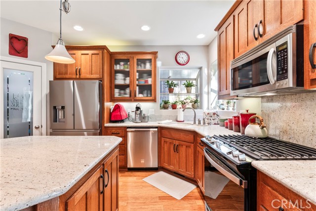 Detail Gallery Image 10 of 35 For 2313 Spring Oak, Running Springs,  CA 92382 - 3 Beds | 2/1 Baths