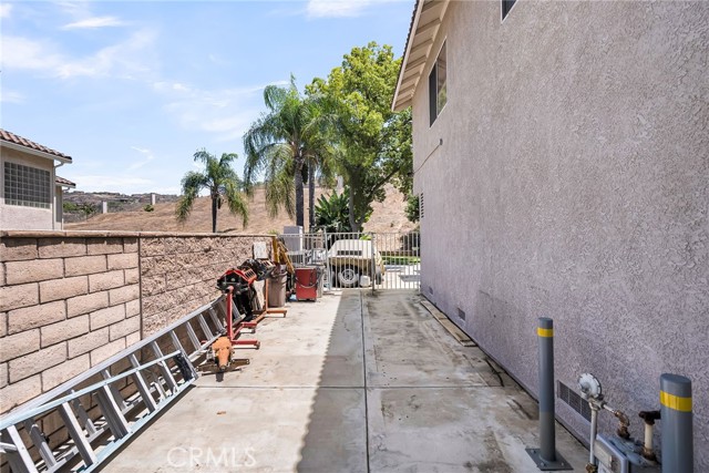 11322 Breithorn Court, Riverside CA: https://media.crmls.org/medias/088db136-a1b7-4c05-b5e0-b35ffeaf8da2.jpg
