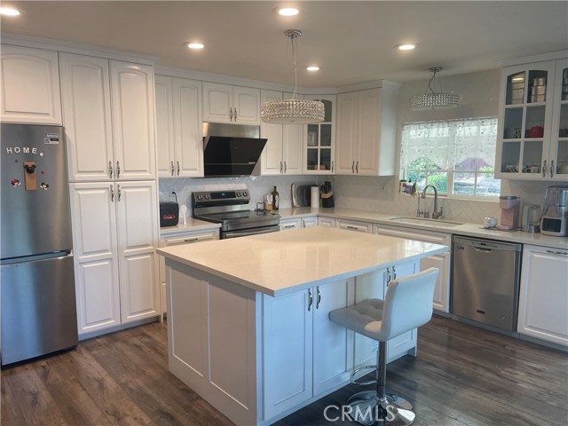 Detail Gallery Image 6 of 7 For 328 La Tortola Dr, Walnut,  CA 91789 - 5 Beds | 3 Baths