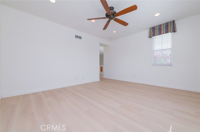 11 Lynnfield, Irvine CA: https://media.crmls.org/medias/088e42ed-1caf-4755-b35c-c4505d6e1729.jpg
