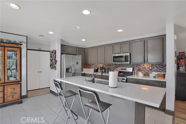 Detail Gallery Image 17 of 59 For 31948 Botany Ct, Lake Elsinore,  CA 92532 - 3 Beds | 2/1 Baths