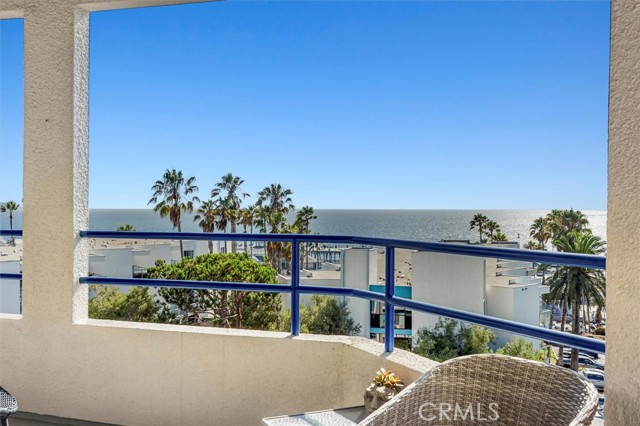 Detail Gallery Image 3 of 41 For 510 the Village #307,  Redondo Beach,  CA 90277 - 2 Beds | 2 Baths