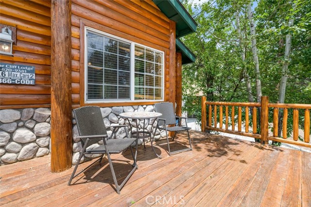 Detail Gallery Image 7 of 34 For 40356 Cliff Ln, Big Bear Lake,  CA 92315 - 2 Beds | 2 Baths