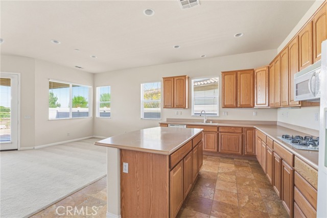 Detail Gallery Image 9 of 42 For 19300 Macklin, Apple Valley,  CA 92308 - 2 Beds | 2/1 Baths