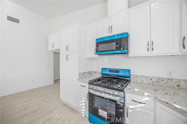 Detail Gallery Image 10 of 61 For 11788 Buckwheat, Pinon Hills,  CA 92371 - 4 Beds | 2 Baths