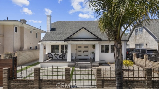 1727 N Kenmore Avenue, Los Angeles CA: https://media.crmls.org/medias/08902cee-4974-4ad4-86cc-0551d53dacdb.jpg