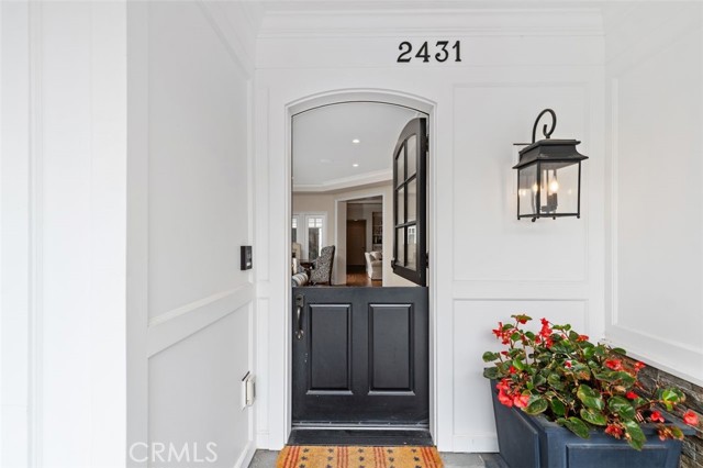 Detail Gallery Image 3 of 43 For 2431 Bayshore Drive, Newport Beach,  CA 92663 - 4 Beds | 3/1 Baths