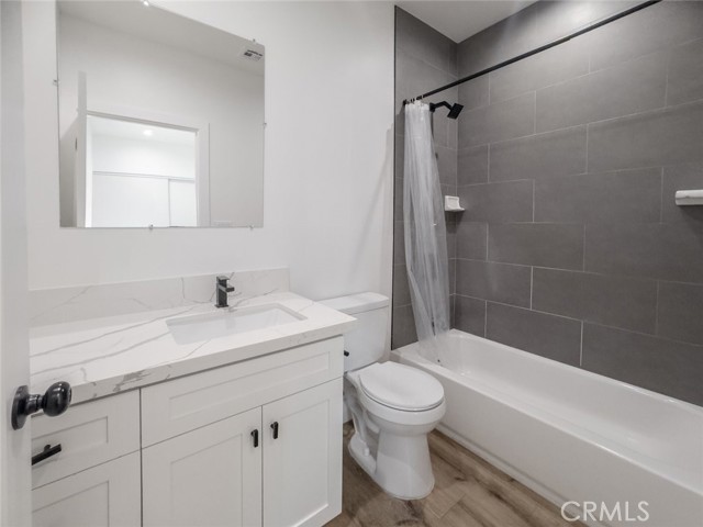 25101 Vermont Drive, Newhall CA: https://media.crmls.org/medias/08916a40-16de-463b-ad3d-203a0e0b3d70.jpg