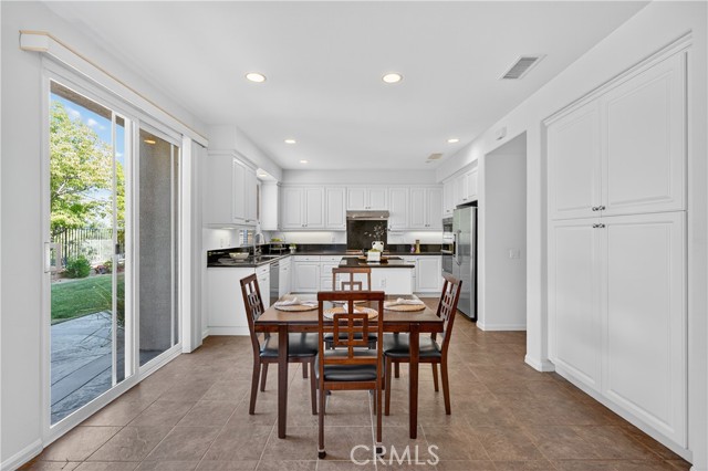 Image 9 of 46 For 26812 Peppertree Drive