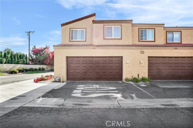 Detail Gallery Image 2 of 38 For 2766 via Hacienda #102,  Fullerton,  CA 92835 - 3 Beds | 2/1 Baths