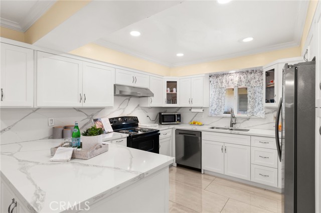 Detail Gallery Image 10 of 26 For 3139 E Chapman 3b,  Orange,  CA 92869 - 2 Beds | 2 Baths