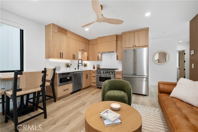 Detail Gallery Image 26 of 38 For 128 39th, Newport Beach,  CA 92663 - – Beds | – Baths