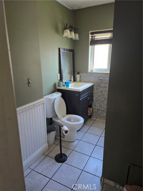 Detail Gallery Image 3 of 4 For 9140 Rosehedge Dr, Pico Rivera,  CA 90660 - 4 Beds | 2 Baths