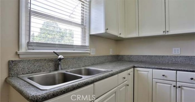 Detail Gallery Image 10 of 15 For 17923 Dorsey Way, Fontana,  CA 92335 - 3 Beds | 1 Baths