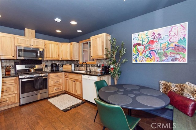 43201 Sand Canyon Road, Big Bear Lake CA: https://media.crmls.org/medias/0894bad6-fe58-42e6-8f00-41c56a70c485.jpg