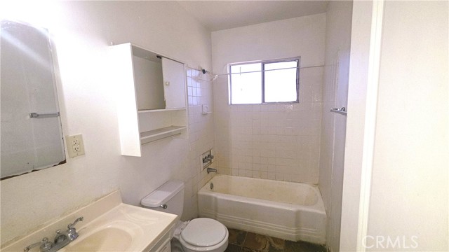 Detail Gallery Image 14 of 24 For 38992 Vineland, Cherry Valley,  CA 92223 - 6 Beds | 3 Baths