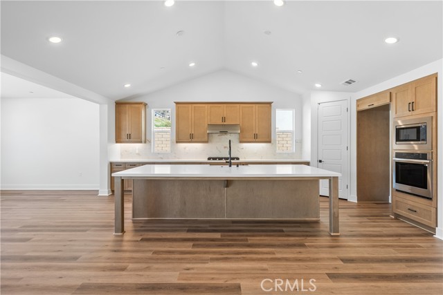 30105 Hillside Place, Castaic CA: https://media.crmls.org/medias/0895cfe5-3802-48b6-827e-ebdae848482e.jpg